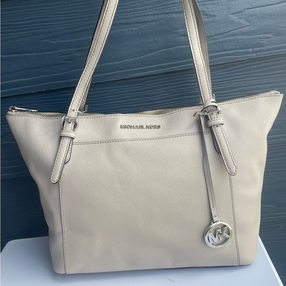 MICHAEL KORS Taupe Jet Set Saffiano Leather Tote Shoulder Bag Voyager